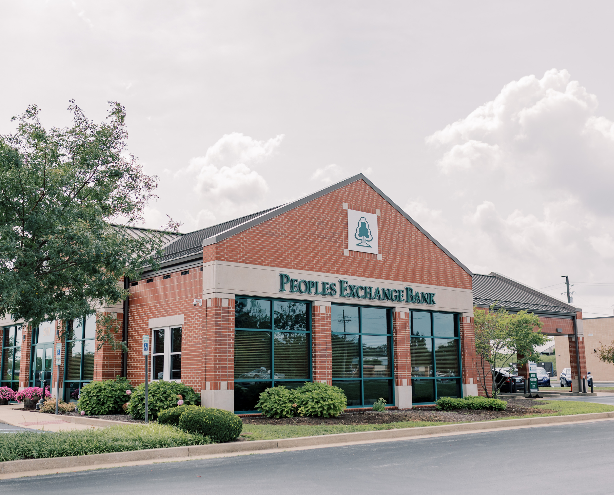 Mount Sterling, KY Peoples Exchange Bank Branch Exterior
